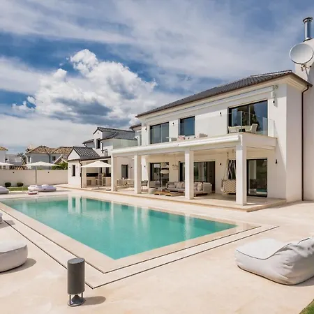 O Villa Marbella